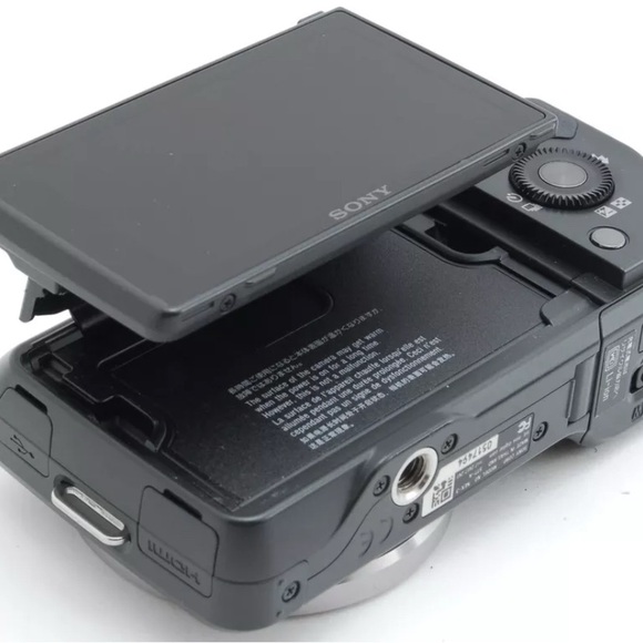 Sony Alpha Nex-3 14.2 MP Digital Camera 16mm 18-55mm - Picture 4 of 6